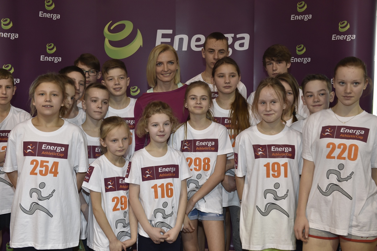 Anna Rogowska z uczestnikami Energa Athletic Cup